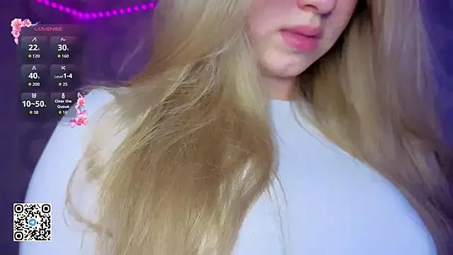 sugarskitty from StripChat is Freechat