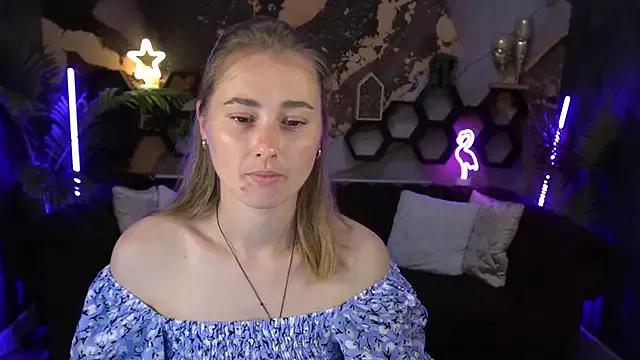 Check-out your craziest wishes with our pick of gaming cams models, featuring big knockers, round tails and tight twats.