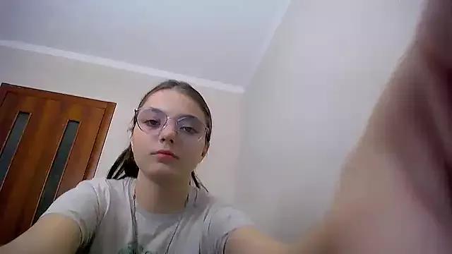 Sun_Shine__ from StripChat is Freechat