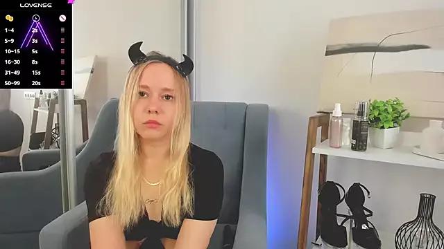 SunnBute from StripChat is Freechat