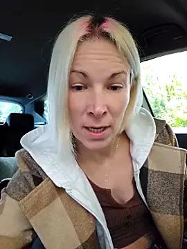 Sunny-Sin from StripChat is Freechat
