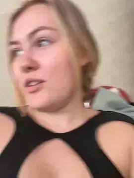 SunshineEmma from StripChat is Freechat