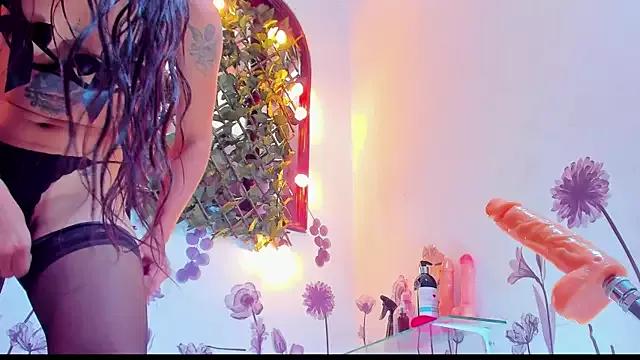 Susanita_Belice from StripChat is Freechat