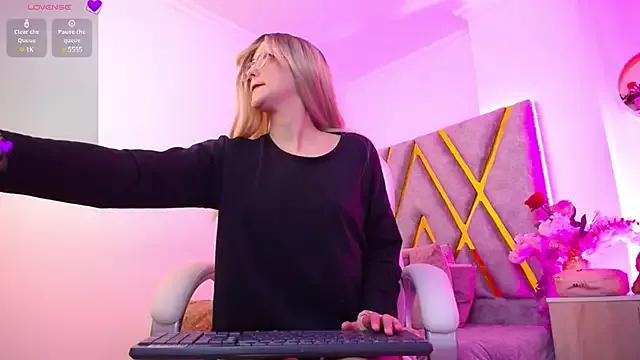 SussanHottye1_ from StripChat