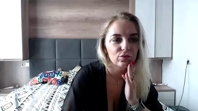 Susy_Dell from StripChat is Freechat