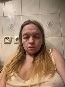 Suzanele from StripChat is Freechat