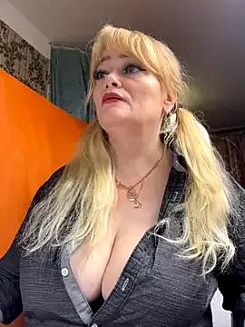 Check-out your craziest wishes with our pick of gaming cams models, featuring big knockers, round tails and tight twats.