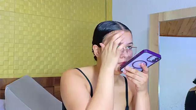 Sweet_dani18 from StripChat is Freechat