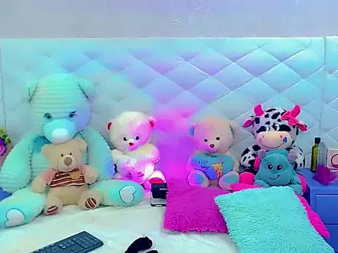 sweet_hot_girlss_ from StripChat is Freechat