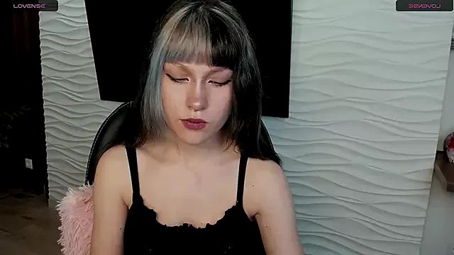 Sweetheart_Sasha from StripChat is Freechat