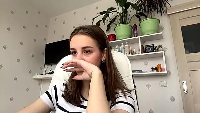 Check-out your craziest wishes with our pick of gaming cams models, featuring big knockers, round tails and tight twats.