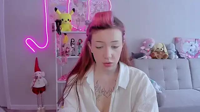 SweetieMollyy from StripChat is Freechat