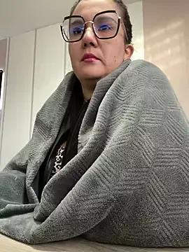 SWEETLILY18 from StripChat