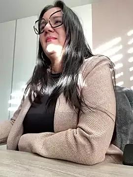 SWEETLILY18 from StripChat