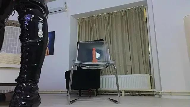 Check-out your craziest wishes with our pick of gaming cams models, featuring big knockers, round tails and tight twats.