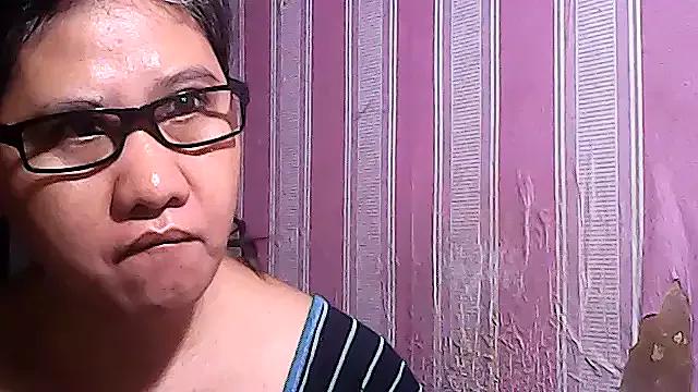 sweetsosie18 from StripChat is Freechat
