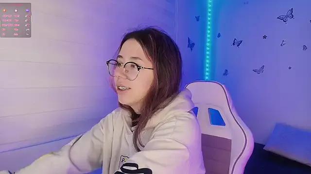 Check-out your craziest wishes with our pick of gaming cams models, featuring big knockers, round tails and tight twats.