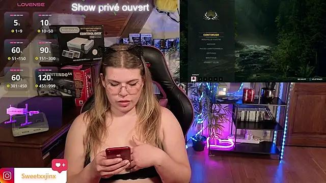 Check-out your craziest wishes with our pick of gaming cams models, featuring big knockers, round tails and tight twats.