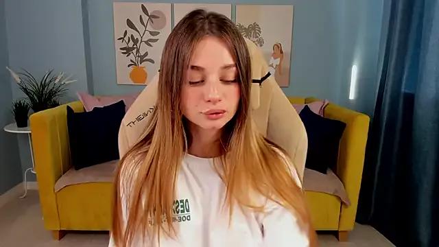 Check-out your craziest wishes with our pick of gaming cams models, featuring big knockers, round tails and tight twats.