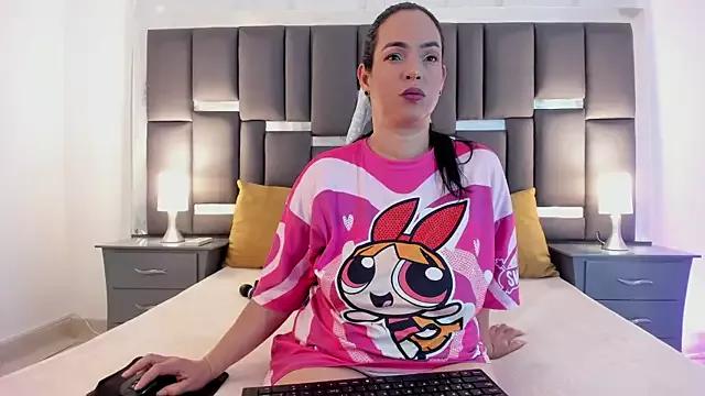 Check-out your craziest wishes with our pick of gaming cams models, featuring big knockers, round tails and tight twats.