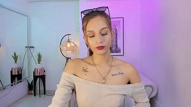 Check-out your craziest wishes with our pick of gaming cams models, featuring big knockers, round tails and tight twats.
