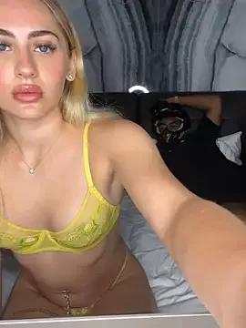 TamaraTemptations from StripChat is Freechat