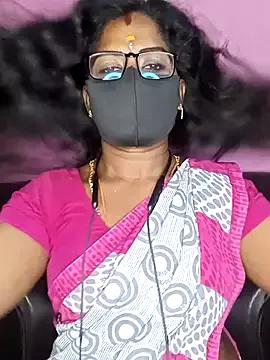 tamilammukuttyy from StripChat is Freechat