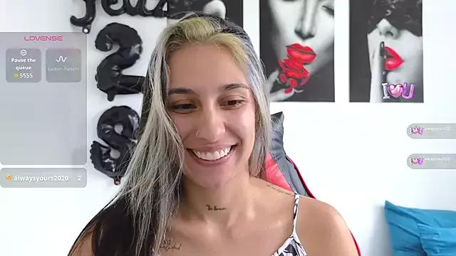 Check-out your craziest wishes with our pick of gaming cams models, featuring big knockers, round tails and tight twats.