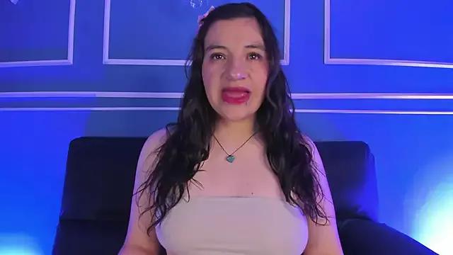 TaraTaylorr from StripChat is Freechat