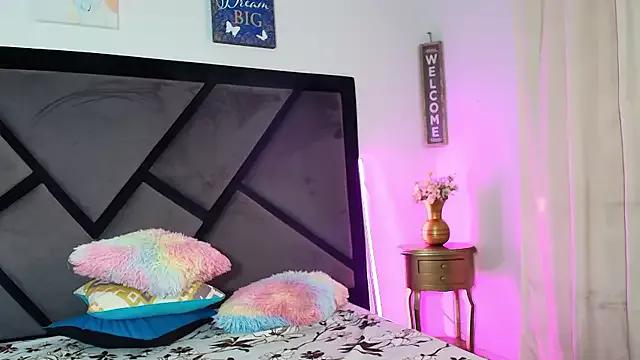 Check-out your craziest wishes with our pick of gaming cams models, featuring big knockers, round tails and tight twats.