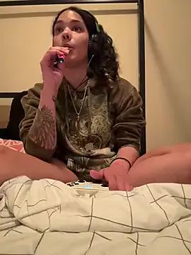 Check-out your craziest wishes with our pick of gaming cams models, featuring big knockers, round tails and tight twats.