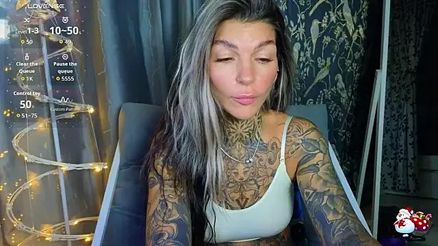 Check-out your craziest wishes with our pick of gaming cams models, featuring big knockers, round tails and tight twats.