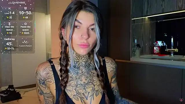Check-out your craziest wishes with our pick of gaming cams models, featuring big knockers, round tails and tight twats.