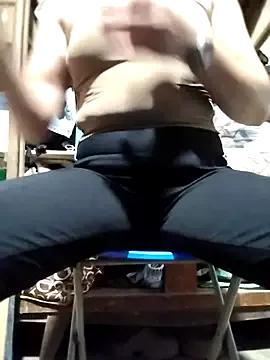 Taylor-r from StripChat is Freechat