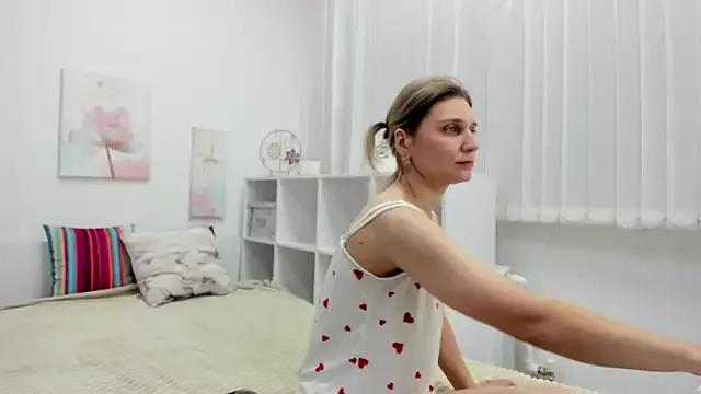 Check-out your craziest wishes with our pick of gaming cams models, featuring big knockers, round tails and tight twats.