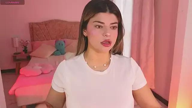 Thamy_stark from StripChat is Freechat
