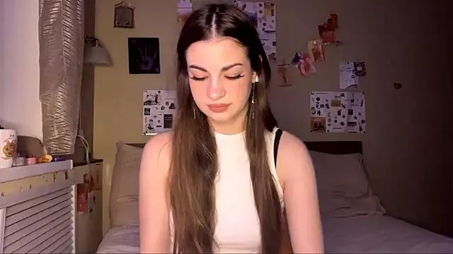 TheRealAnna from StripChat is Freechat