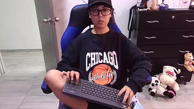 Check-out your craziest wishes with our pick of gaming cams models, featuring big knockers, round tails and tight twats.