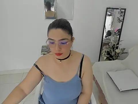 THOMPSON_CRISTAL webcams show profile image 