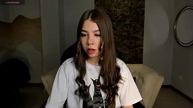 Check-out your craziest wishes with our pick of gaming cams models, featuring big knockers, round tails and tight twats.