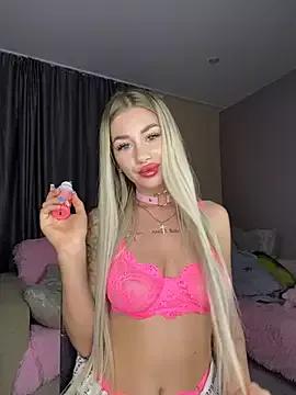 Tiffany_Kissss from StripChat is Freechat