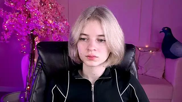 TinaDavil from StripChat is Freechat