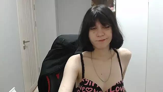 TinaQuiin from StripChat is Freechat