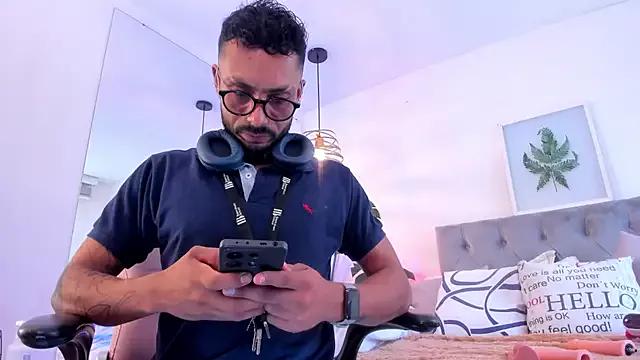 Check-out your craziest wishes with our pick of gaming cams models, featuring big knockers, round tails and tight twats.