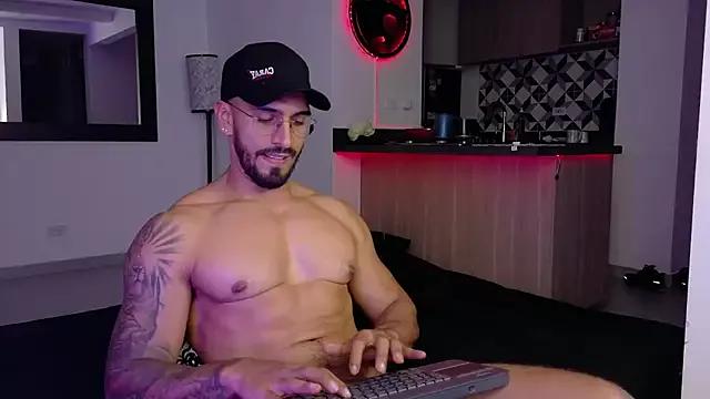 Check-out your craziest wishes with our pick of gaming cams models, featuring big knockers, round tails and tight twats.