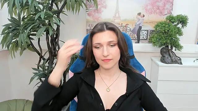 Check-out your craziest wishes with our pick of gaming cams models, featuring big knockers, round tails and tight twats.
