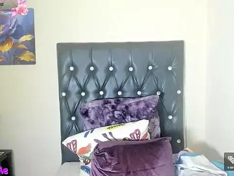 Toxicfantasy4u from StripChat is Freechat