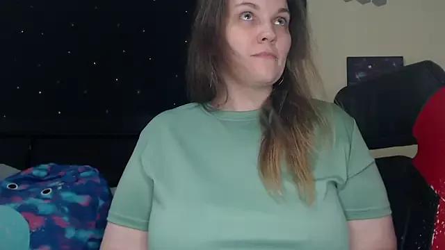 ToxicLilly from StripChat is Freechat