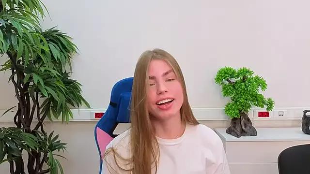 TracyJones from StripChat is Freechat