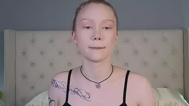 TracySwon from StripChat is Freechat